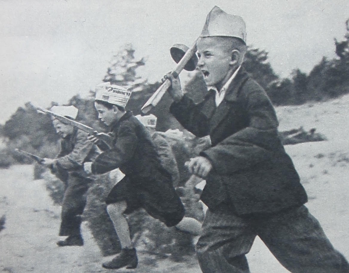  Военная пионерская игра. Начало 1950-х (фото из журнала "Огонек")